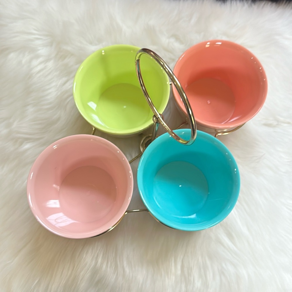 Vintage multicolor Raffiaware bows with gold caddy